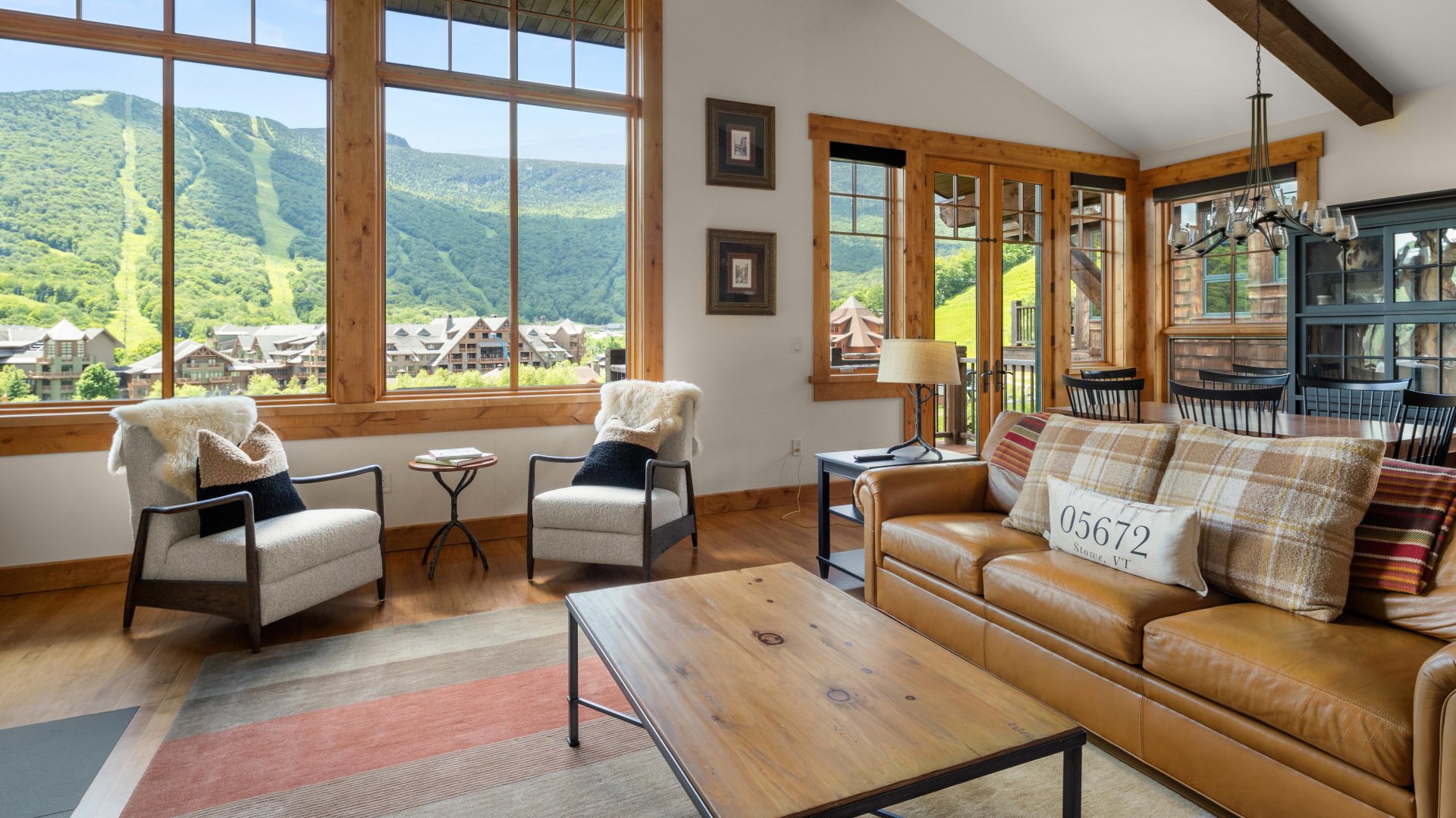 Living area in one of our Stowe Mountain cabin rentals